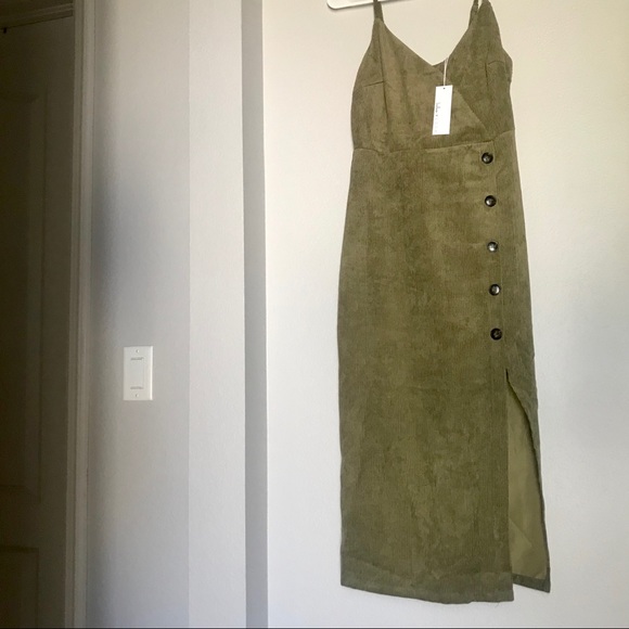 Lulu’s corduroy button-front midi dress - Picture 5 of 8